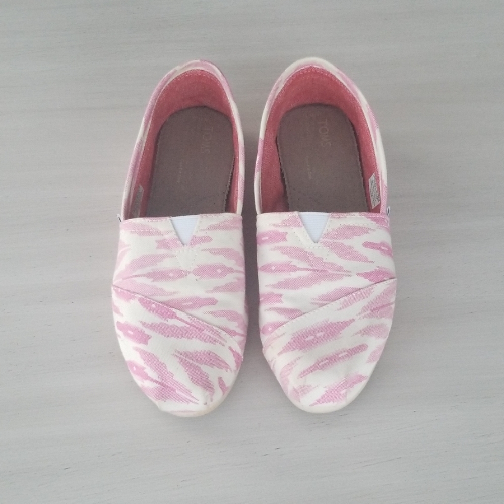 Tom's Pink and White Tribal